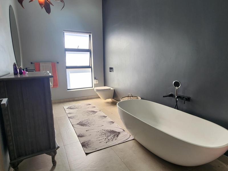 5 Bedroom Property for Sale in Heron Banks Golf Estate Free State